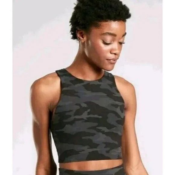Athleta Tops - Athleta Conscious Crop Printed Top D-DD size 2X Black Camo